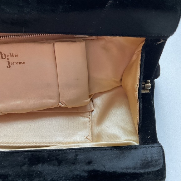 Vintage 1950s Bobbie Jerome Black Velvet Clutch Purse Satin Mid-Century - Picture 5 of 9